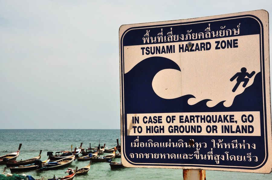 Tsunami hazard sign