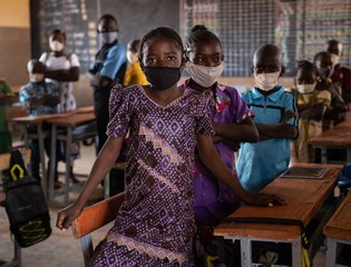 Helping children get back to school in conflict-torn Burkina Faso