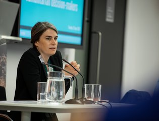 Alice Obrecht speaking at ALNAP's Explain event